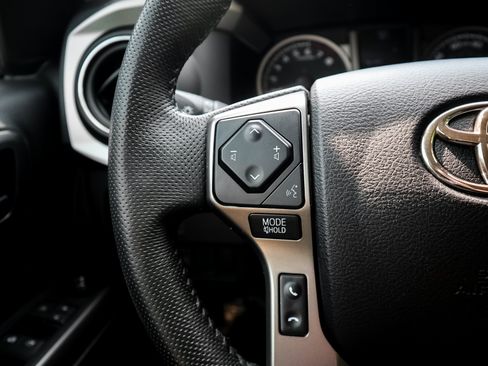 Used 2021 Toyota Tacoma SR5 RWD image 19