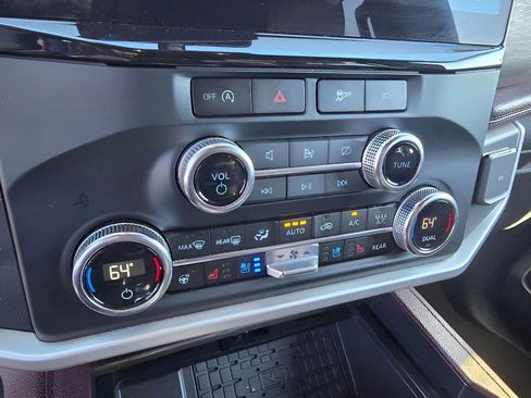 Used 2024 Ford Expedition Max Limited image 21