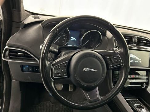 Used 2019 Jaguar F-PACE Premium AWD/4WD image 8