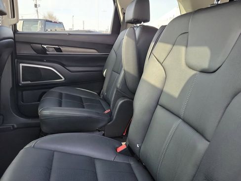 Used 2022 Kia Telluride EX image 11