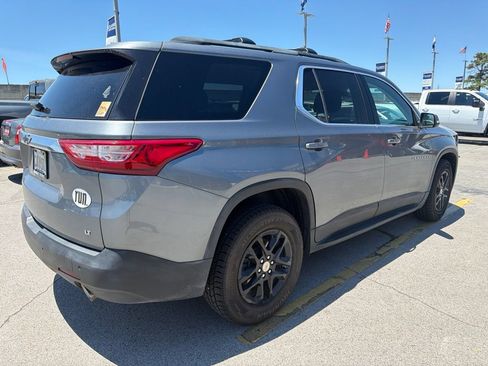 Used 2021 Chevrolet Traverse LT FWD image 3
