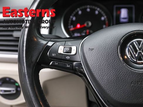 Used 2019 Volkswagen Atlas SE w/ Towing Package image 15