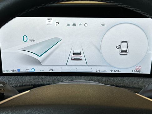 Certified 2024 Kia EV6 Wind RWD image 32
