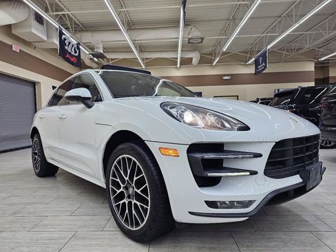 Used 2017 Porsche Macan Turbo AWD/4WD image 4