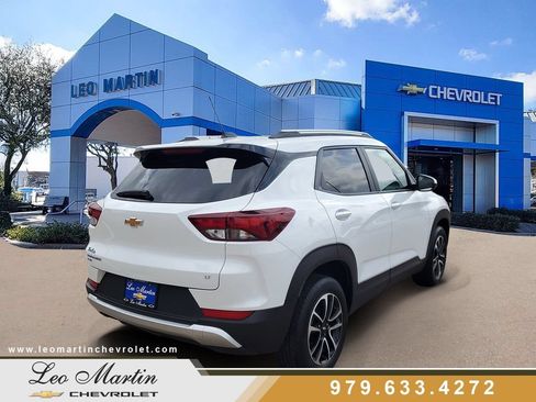 Used 2025 Chevrolet TrailBlazer LT AWD/4WD image 4