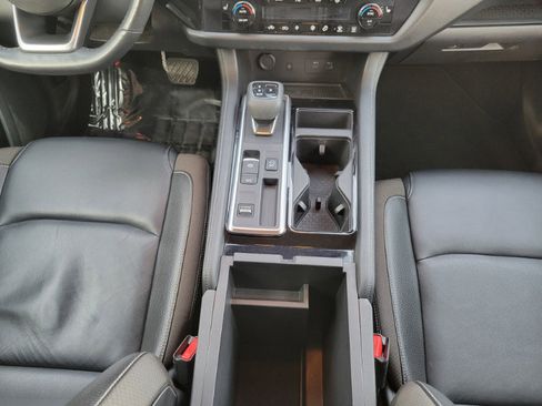 Used 2022 Nissan Pathfinder SL w/ SL Premium Package FWD image 38