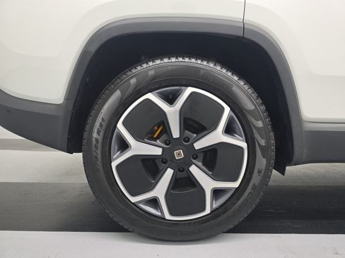 Used 2024 Rivian R1S Adventure AWD/4WD image 12
