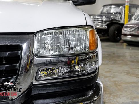 Used 2005 GMC Sierra 2500 SLT w/ Heavy-Duty Power Package AWD/4WD image 27