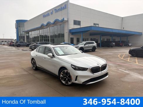 Used 2024 BMW 530i w/ Premium Package RWD image 1