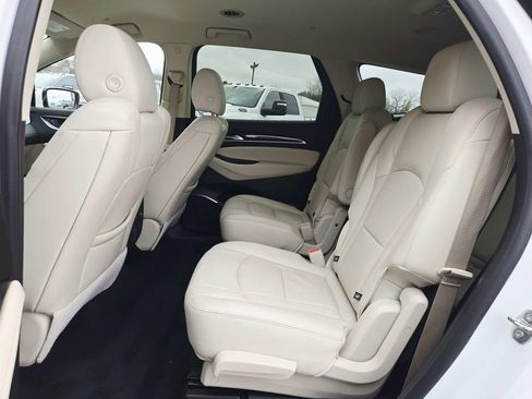 Used 2023 Buick Enclave Essence image 12