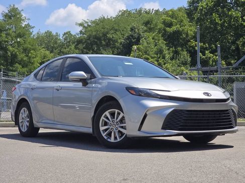 Used 2025 Toyota Camry LE w/ Convenience Package AWD/4WD image 2