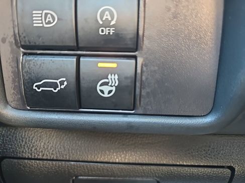 Used 2023 Toyota Highlander XLE image 15