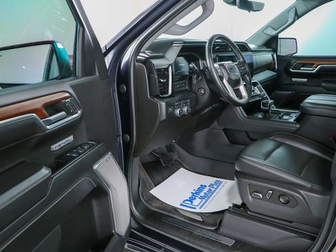 Used 2023 GMC Sierra 1500 Denali w/ Denali Reserve Package AWD/4WD image 3