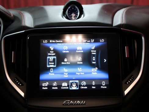 Used 2018 Maserati Ghibli GranLusso RWD image 18