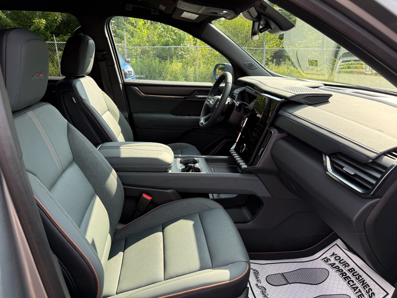 Certified 2025 GMC Acadia AT4 AWD/4WD image 24