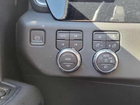 Used 2023 GMC Sierra 1500 SLT w/ SLT Premium Package AWD/4WD image 12