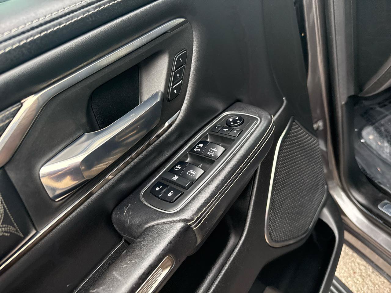 Used 2019 RAM 1500 Limited w/ Advanced Safety Group AWD/4WD image 14