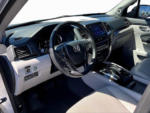 Used 2016 Honda Pilot Elite image 12