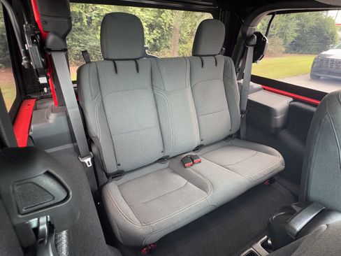 Used 2024 Jeep Wrangler Sport S image 16