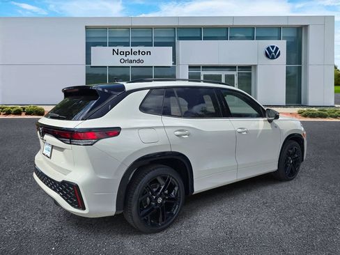 New 2026 Volkswagen Tiguan SE R-Line FWD image 4