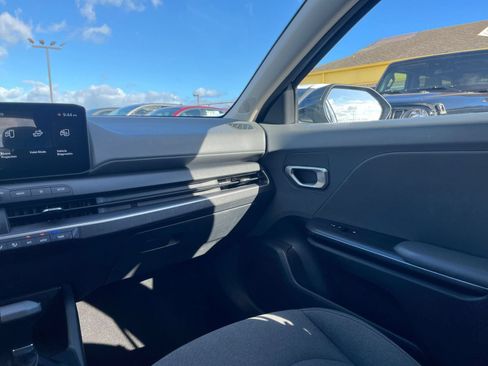 Used 2025 Kia K4 FWD image 30