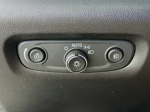 Used 2020 Chevrolet Traverse LT FWD image 22