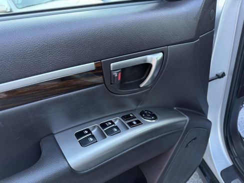 Used 2011 Hyundai Santa Fe Limited image 24