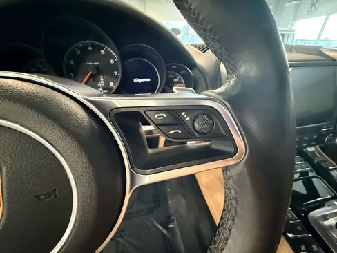 Used 2018 Porsche Cayenne Platinum Edition w/ Premium Package Plus image 23