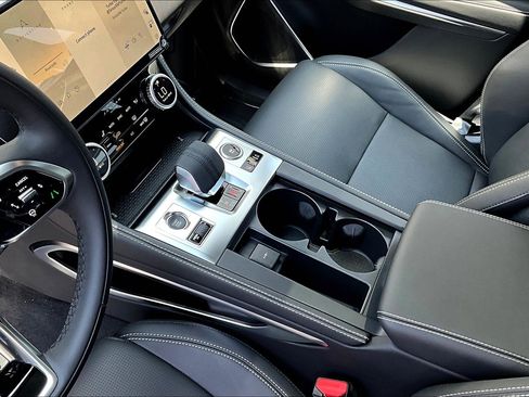 New 2026 Jaguar F-PACE R-Dynamic S image 8