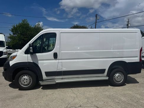 Used 2025 RAM ProMaster 2500 w/ U-Haul Equipment Group FWD image 15
