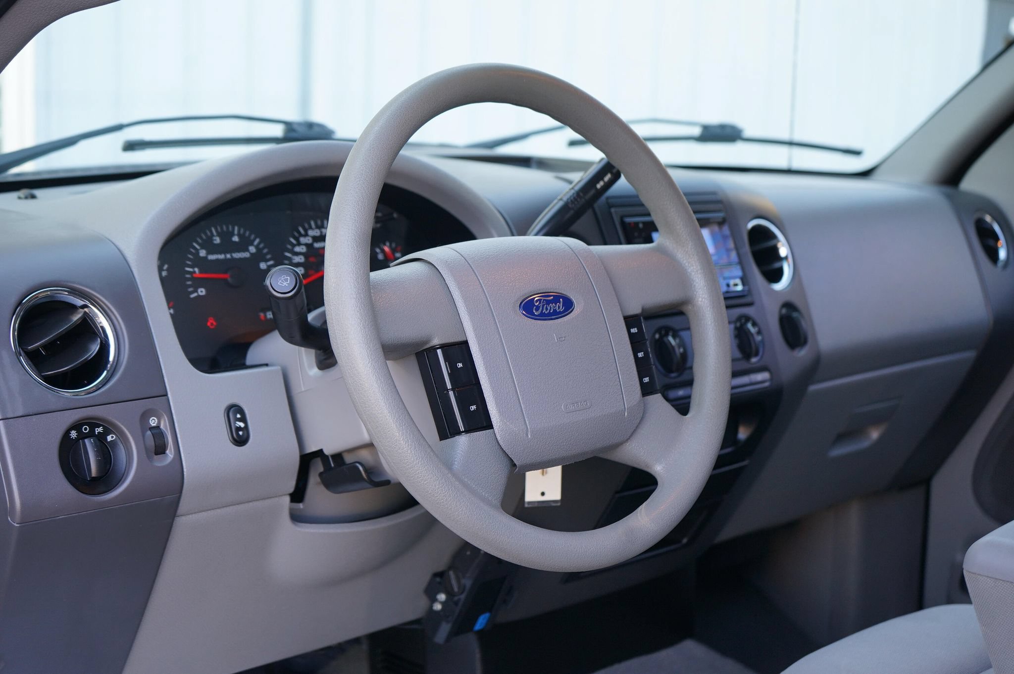 Used 2005 Ford F150 XLT AWD/4WD image 11