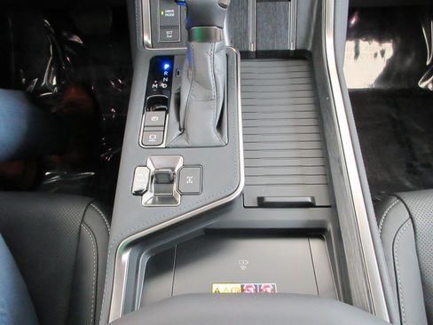 Used 2025 Lexus GX 550 w/ Cold Area Package AWD/4WD image 46