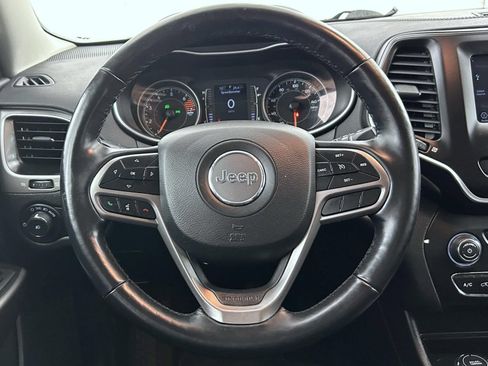 Used 2021 Jeep Cherokee Latitude Plus AWD/4WD image 11