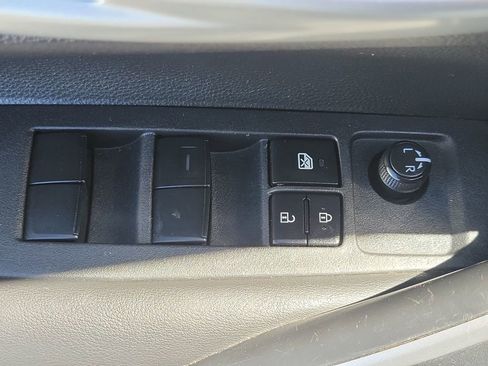 Used 2023 Toyota Corolla SE w/ SE Premium Package FWD image 20