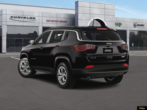 New 2024 Jeep Compass Latitude w/ Convenience Group AWD/4WD image 4