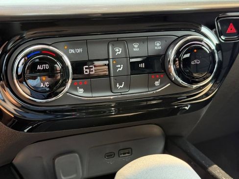 New 2026 Chevrolet Trax LT w/ LT Convenience Package FWD image 20
