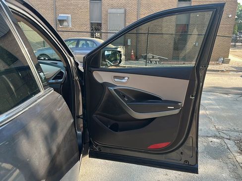 Used 2018 Hyundai Santa Fe Sport FWD image 25