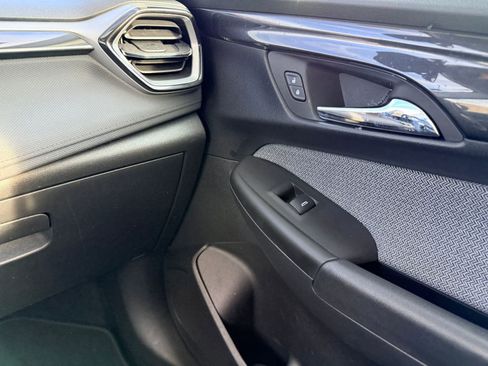 Used 2024 Chevrolet TrailBlazer LS image 23