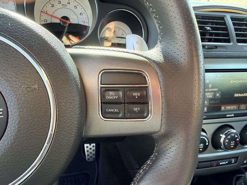 Used 2014 Dodge Challenger SXT image 7