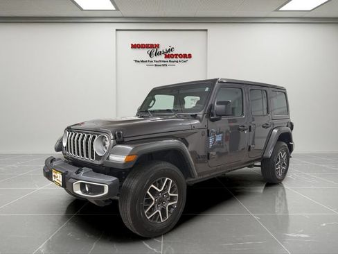 Used 2025 Jeep Wrangler Unlimited Sahara AWD/4WD image 1
