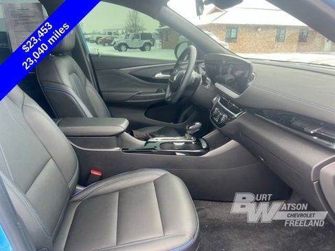 Used 2025 Buick Envista Sport Touring image 21