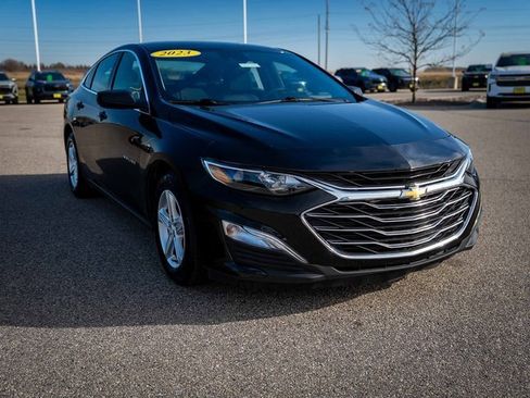 Used 2023 Chevrolet Malibu LS image 3