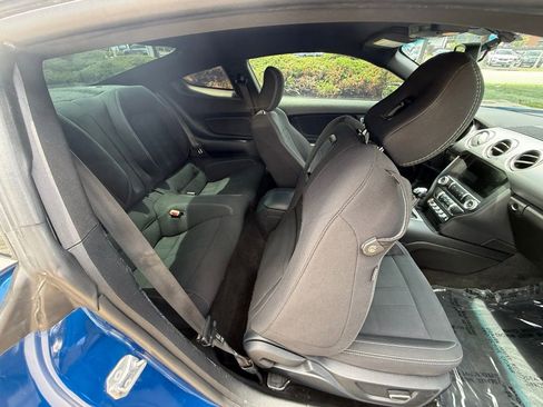 Used 2018 Ford Mustang Coupe w/ Equipment Group 101A RWD image 31