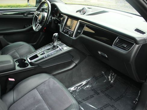 Used 2015 Porsche Macan S AWD/4WD image 18