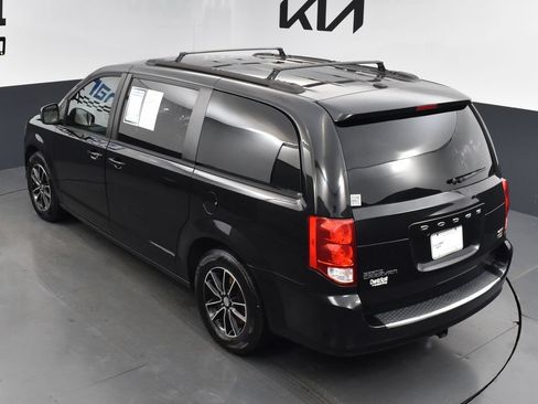 Used 2019 Dodge Grand Caravan GT FWD image 12