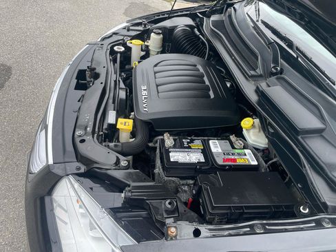 Used 2013 Chrysler Town & Country Touring-L w/ Entertainment Group #2 FWD image 29