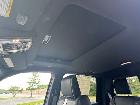 New 2025 RAM 2500 Laramie AWD/4WD image 24