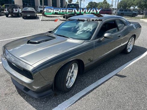 Used 2009 Dodge Challenger R/T RWD image 1