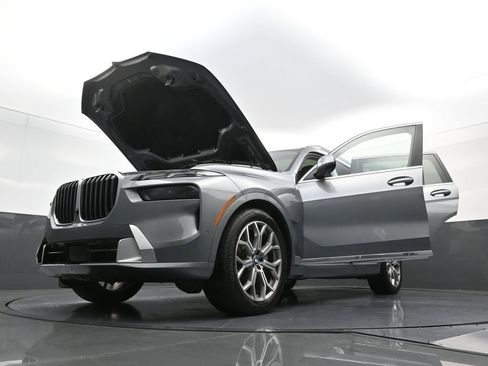 Used 2026 BMW X7 xDrive40i AWD/4WD image 41