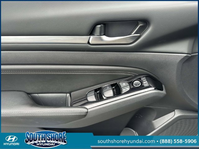 Used 2022 Nissan Altima 2.5 SV w/ SV Premium Package FWD image 19